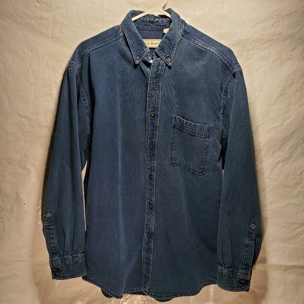 LL Bean Long Sleeve Button-up Jean Shirt Mens sz. Medium Regular